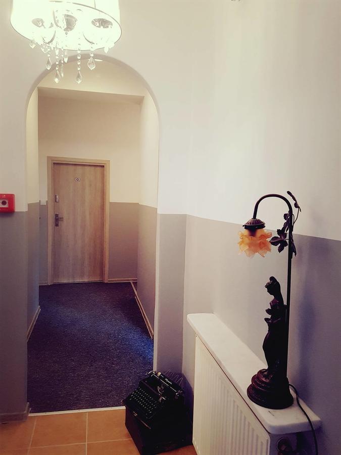 Moonriver Inn Warschau Exterior foto