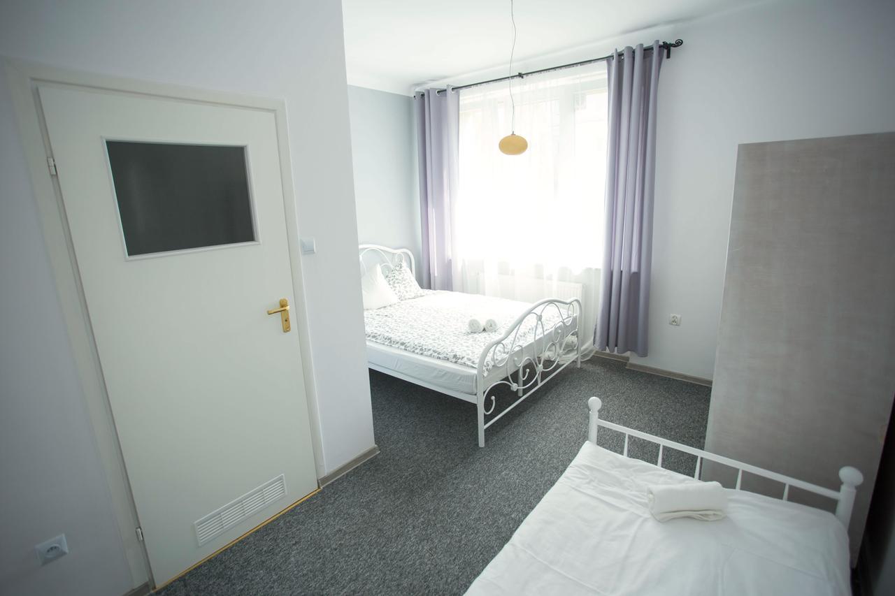 Moonriver Inn Warschau Exterior foto