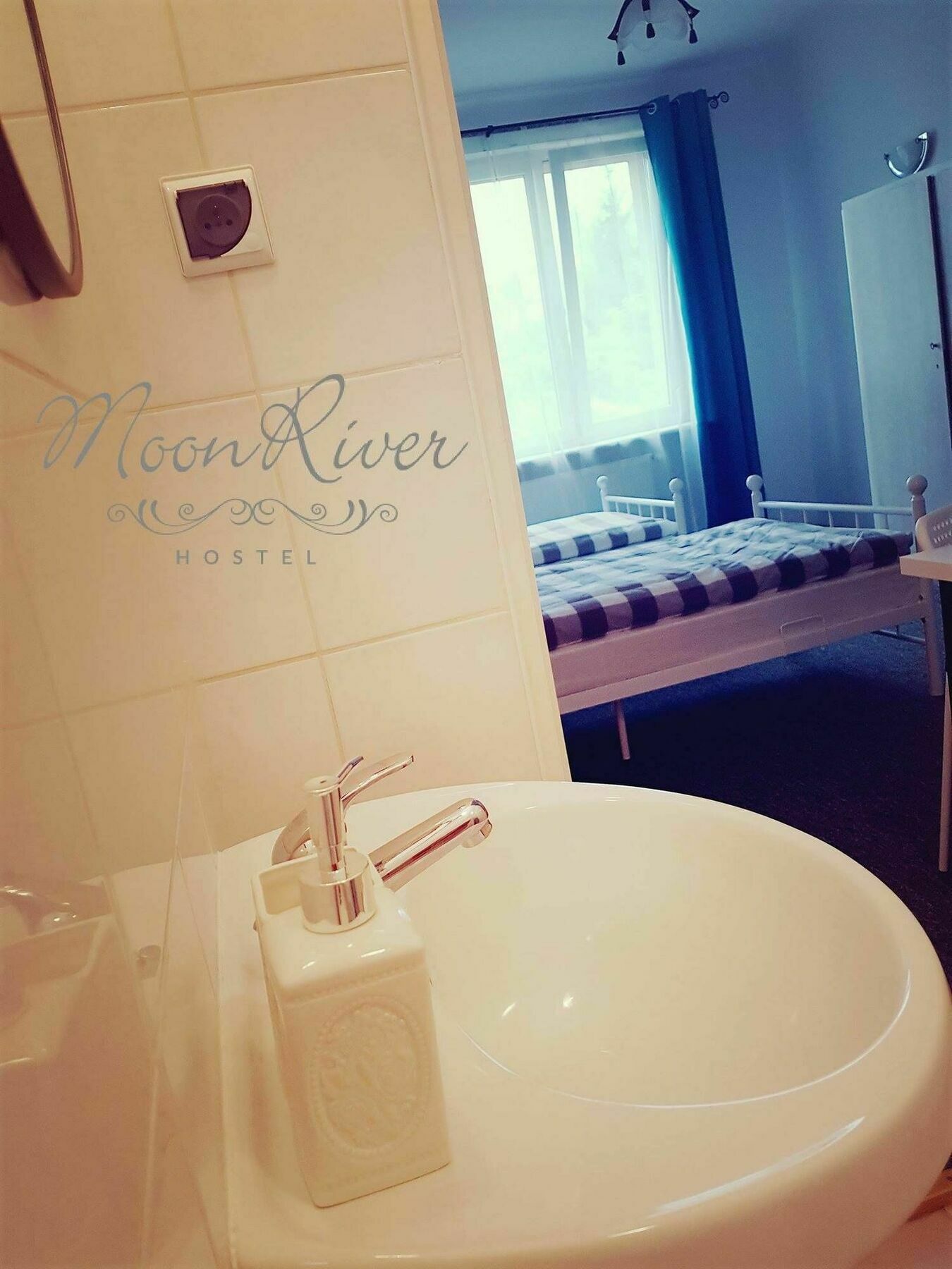 Moonriver Inn Warschau Exterior foto